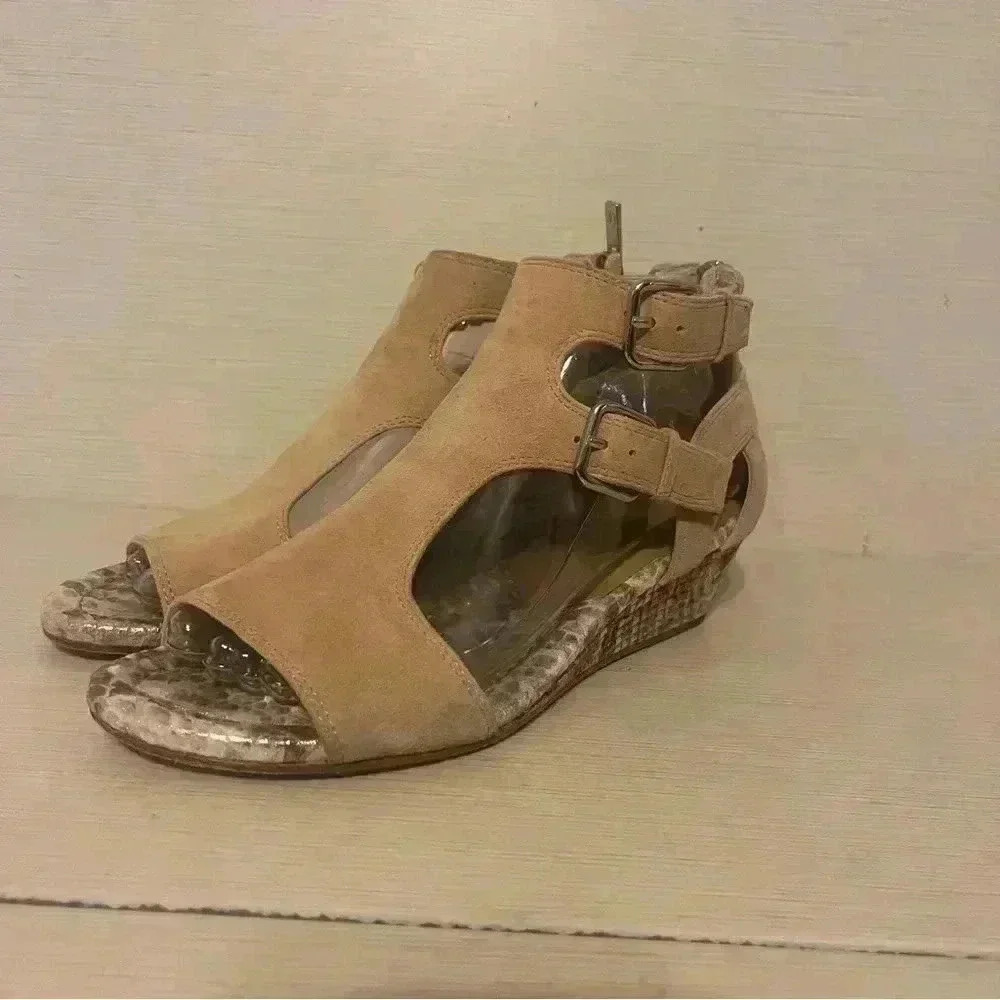 Donald J Pliner suede sandals